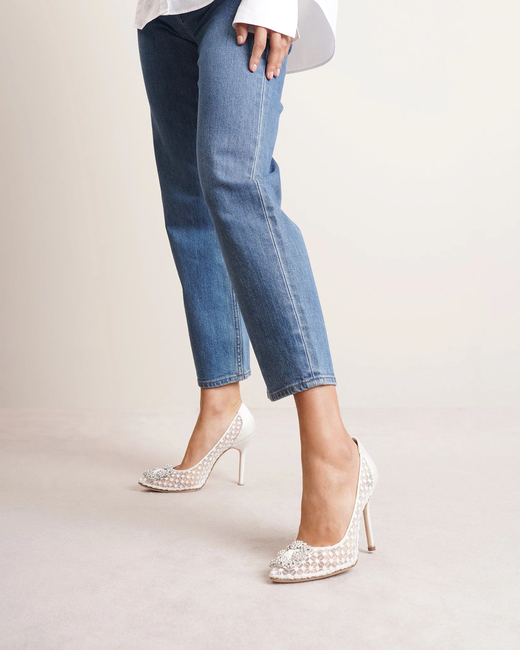Hangisi 105 white lace pumps