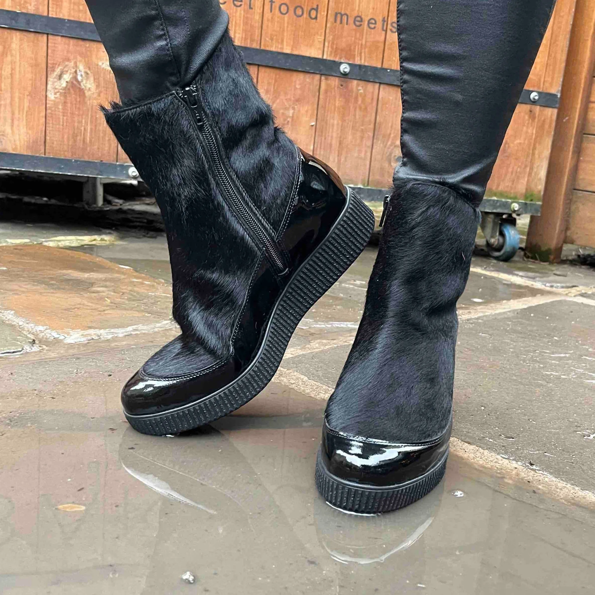 Mocca - Black ankle boots- Last pairs 37 and 38