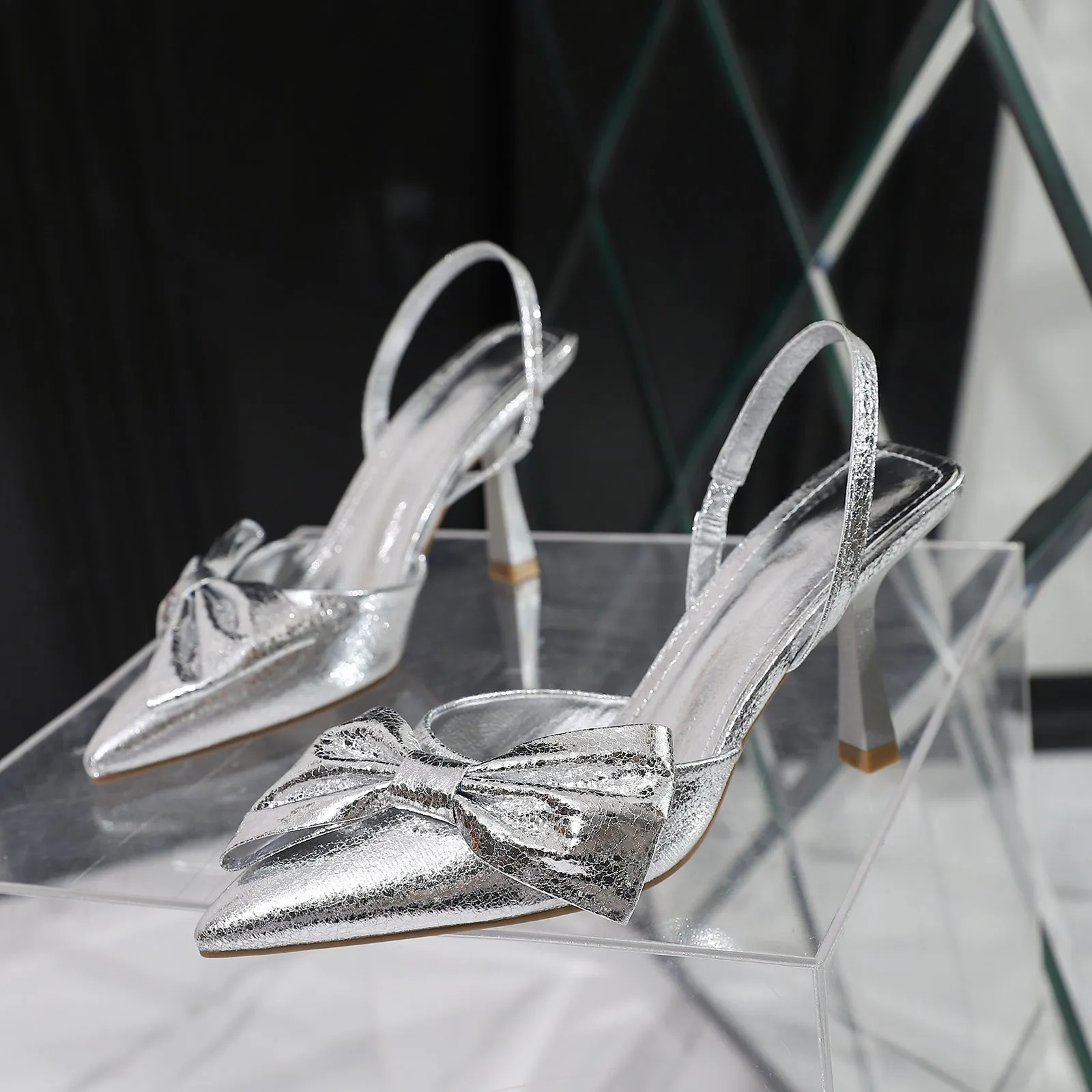 Nerine Silver Bow Decor Pumps