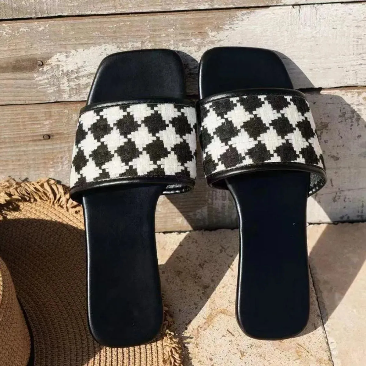 Plaid Open-Toe Rattan Grass Flats