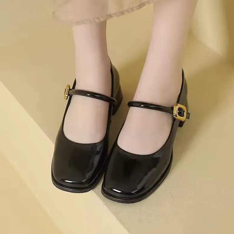 USS Shoes Kamila Women's Round Toe Patent Leather Pumps